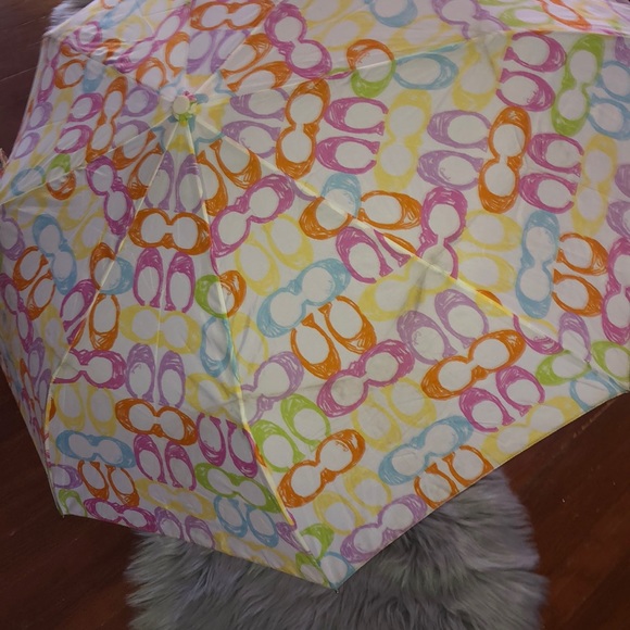 Coach Umbrella - Picture 3 of 3